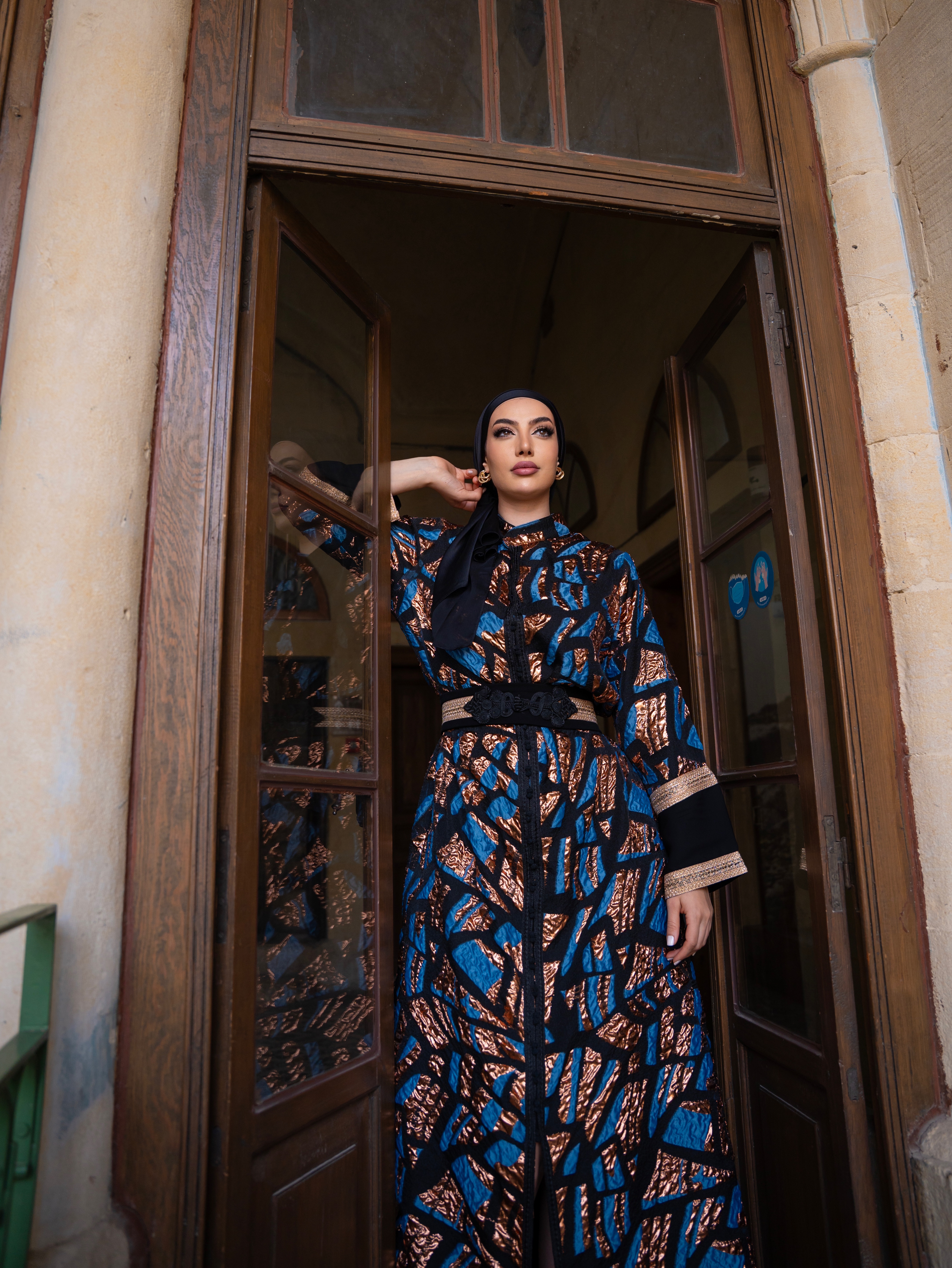 Detailed broker kaftan