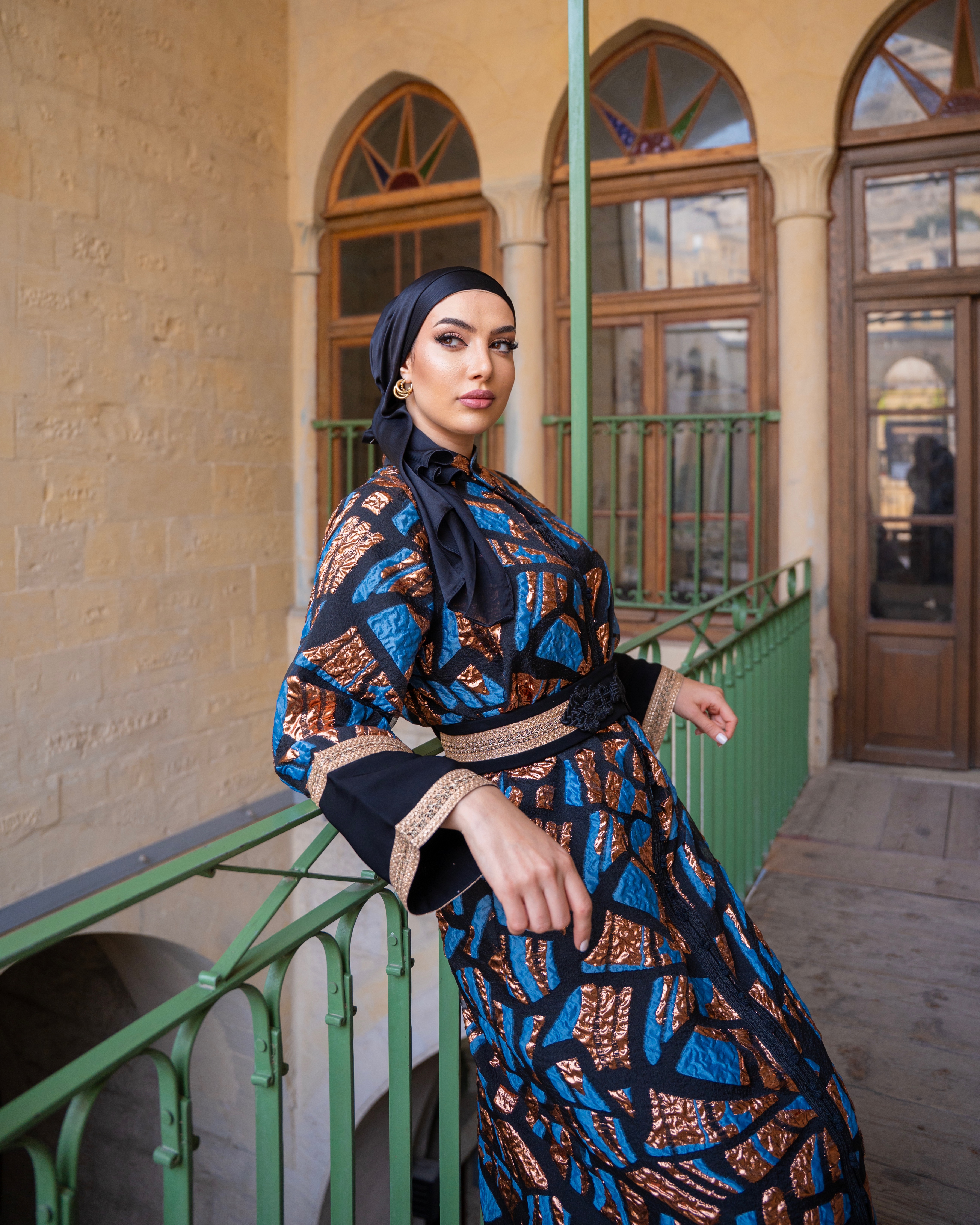 Detailed broker kaftan