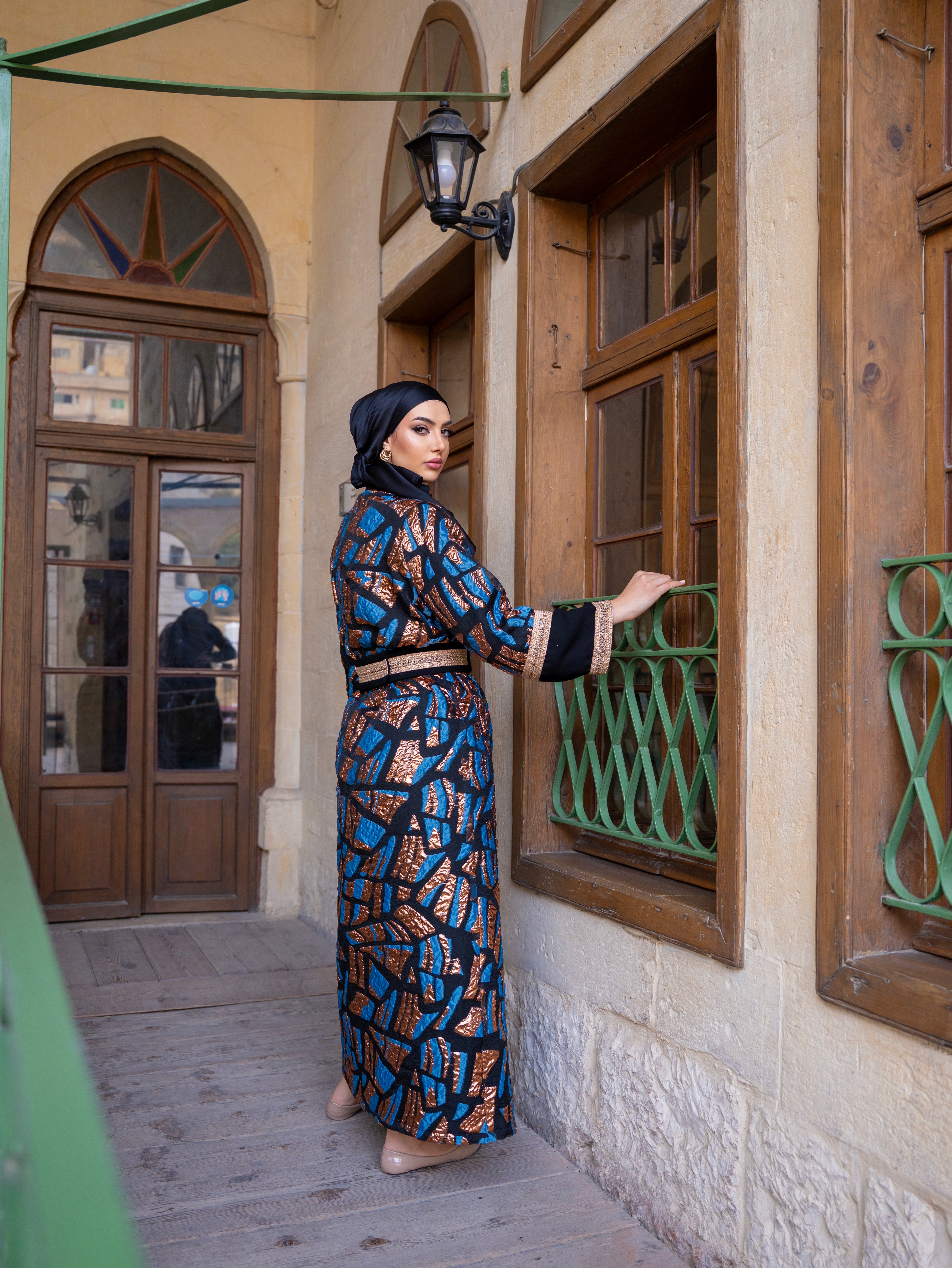 Detailed broker kaftan