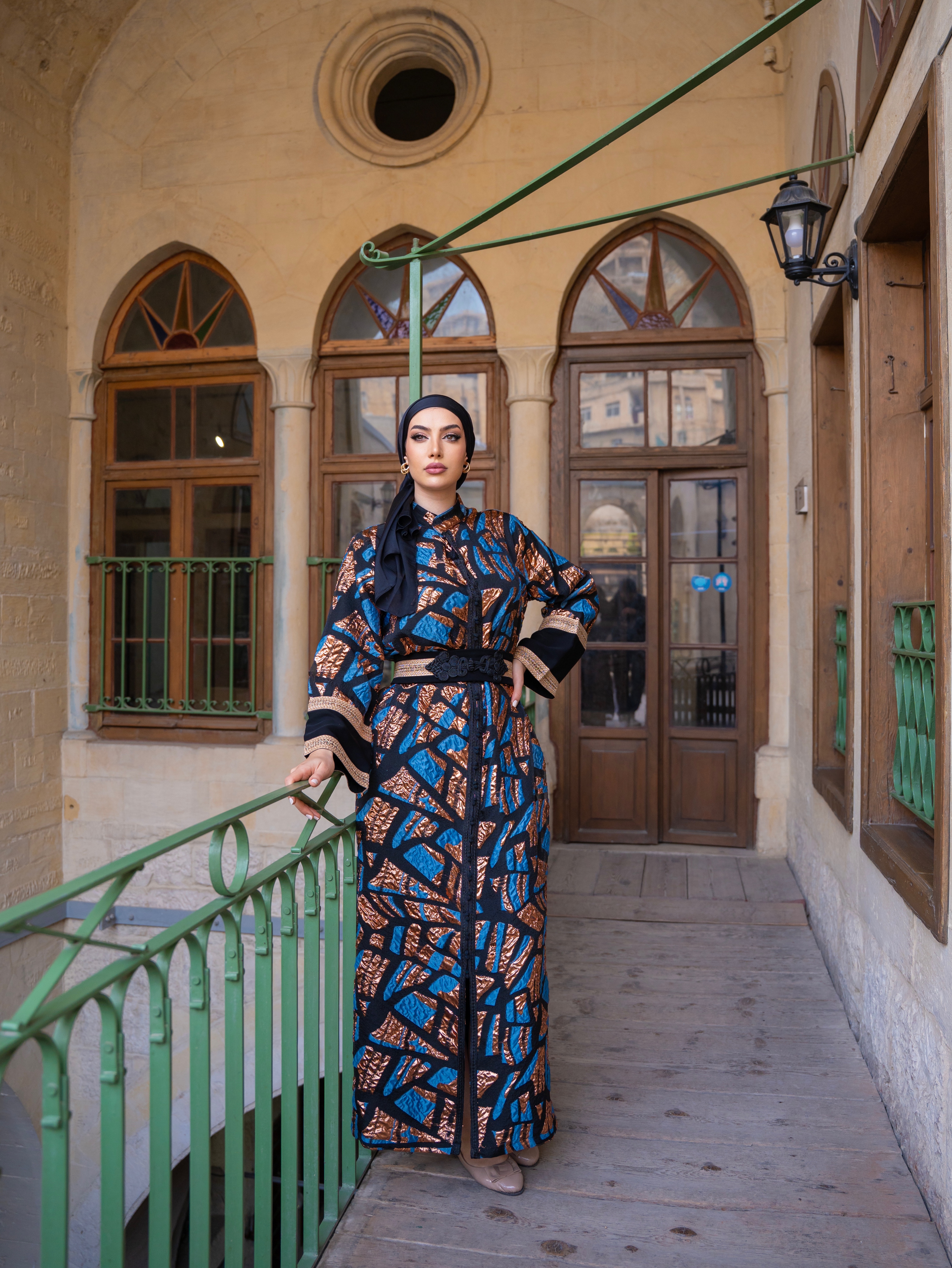 Detailed broker kaftan