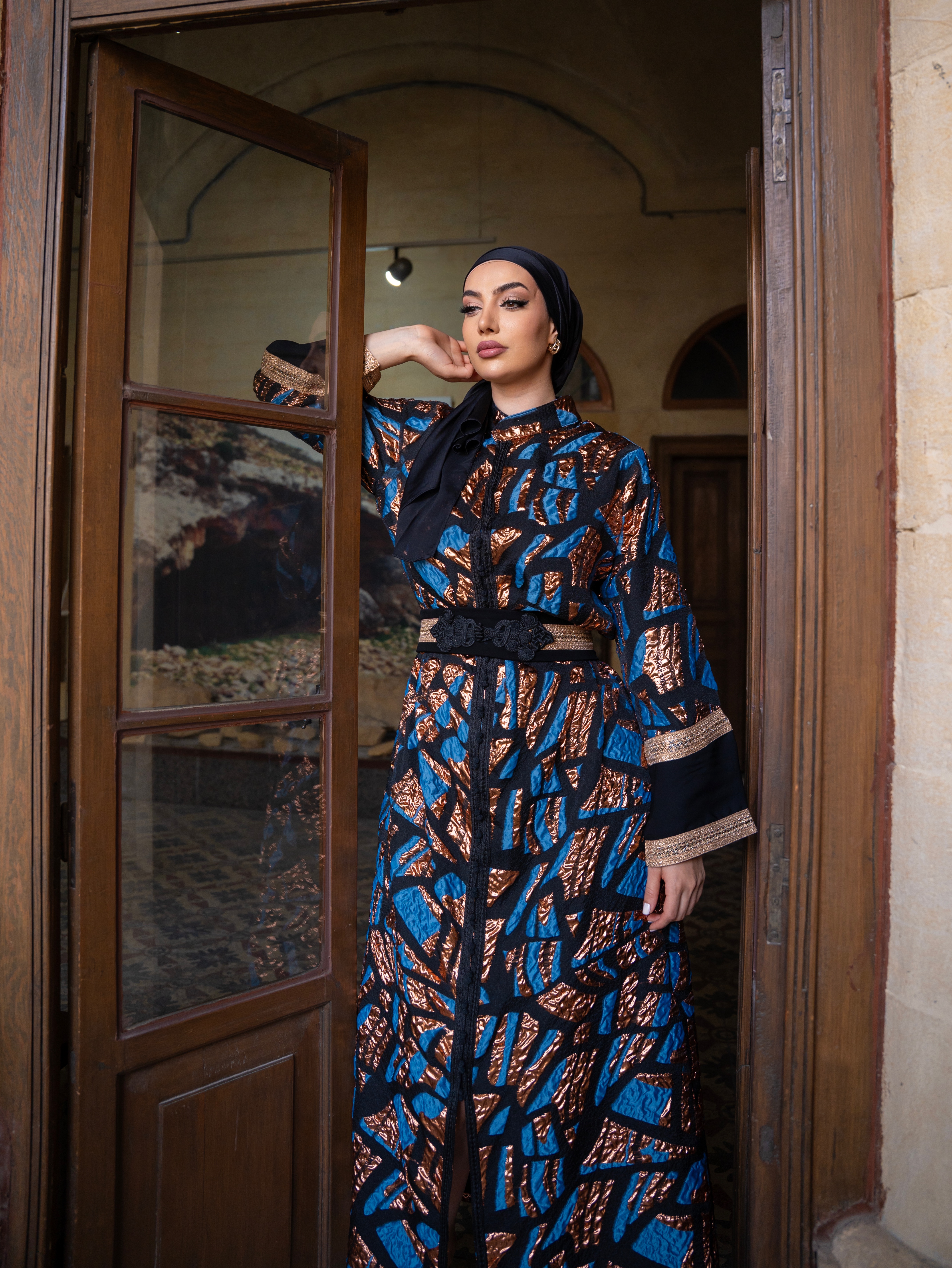 Detailed broker kaftan